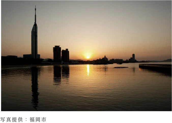 福岡市早良区の土地について徹底解説、百道浜の沈む夕日の写真