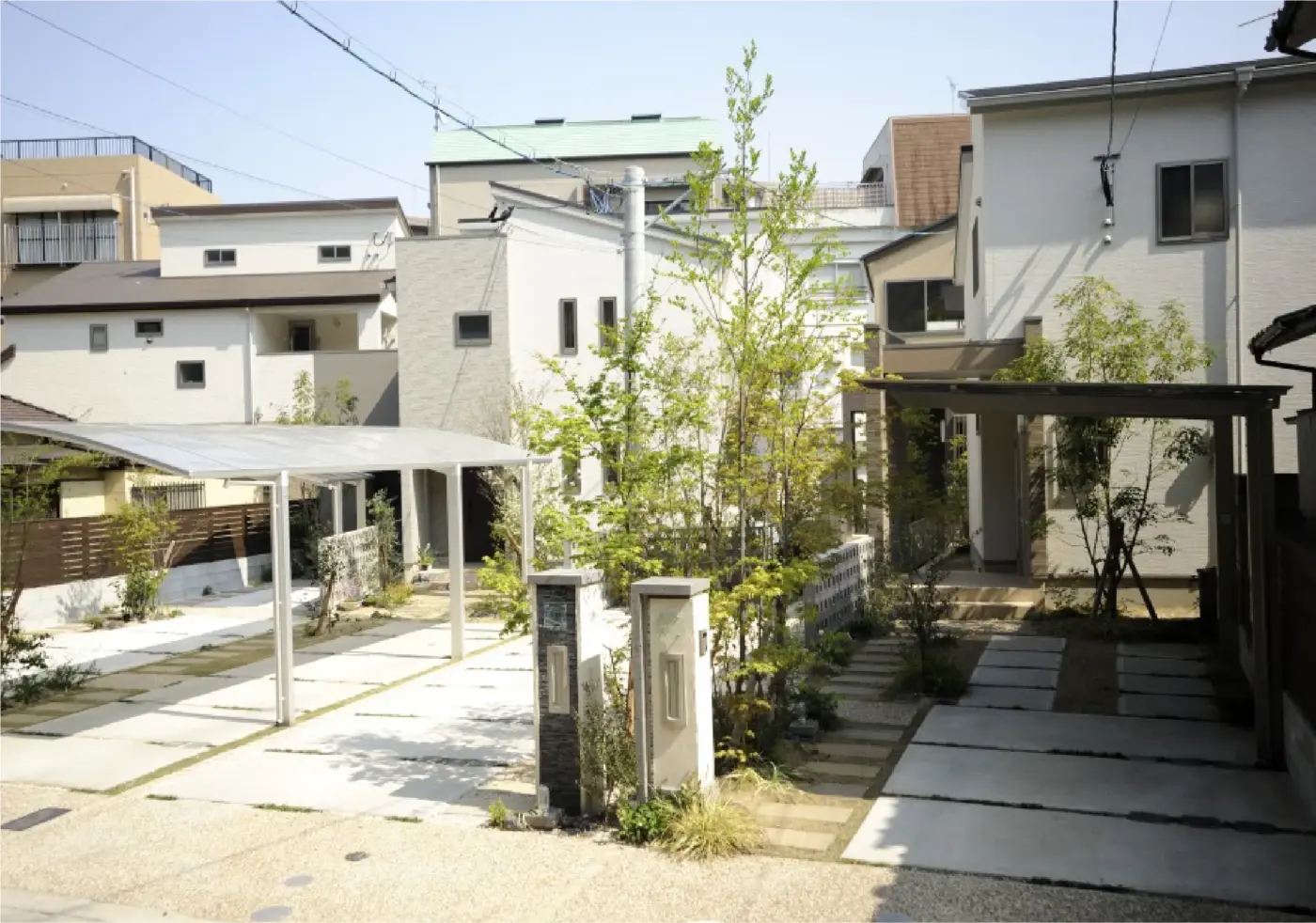 福岡市内で土地・新築戸建が可能な住宅会社の「プロスペリテ」街中の自然を大切にした都市型住宅。<br> 植栽に囲まれた季節の変化を感じるアプローチ。イメージ