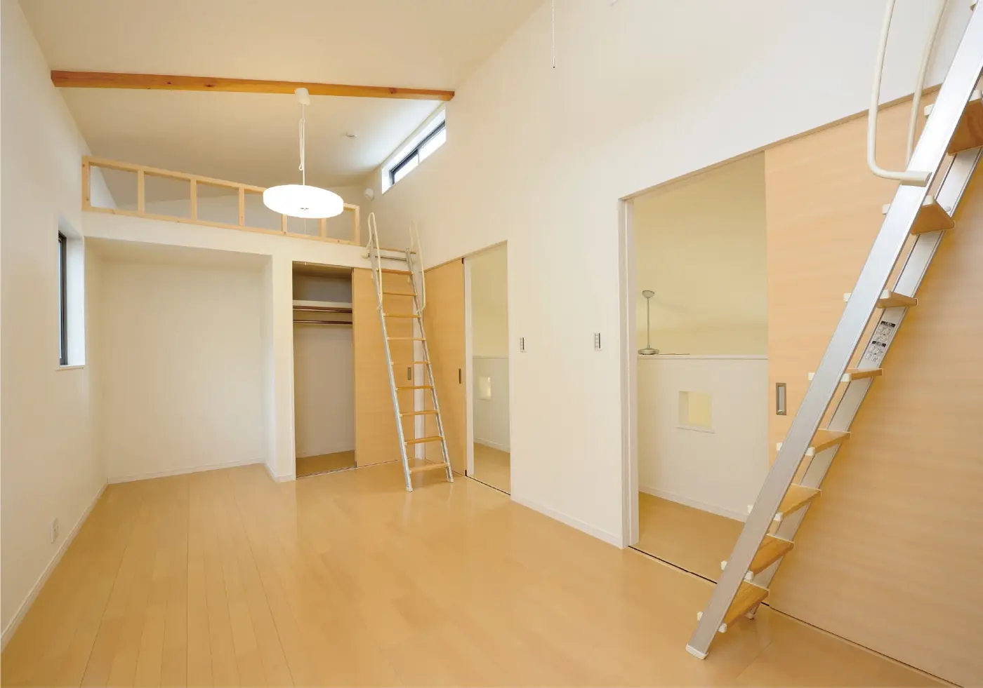 福岡市内で土地・新築戸建が可能な住宅会社の「プロスペリテ」街中の自然を大切にした都市型住宅。<br> 植栽に囲まれた季節の変化を感じるアプローチ。イメージ