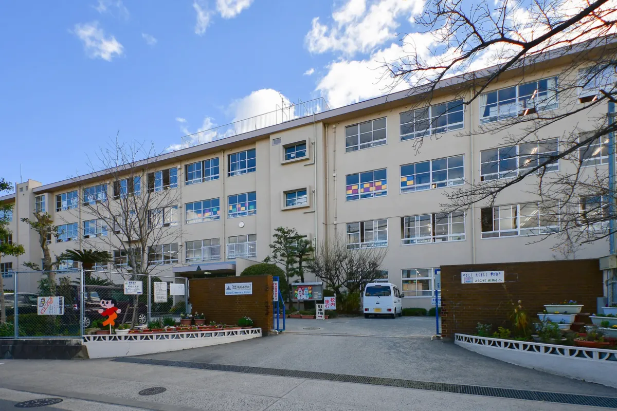 福岡の土地・分譲地ならラプロスの「プロスペリテ」保育園・幼稚園・小学校・中学校のイメージ