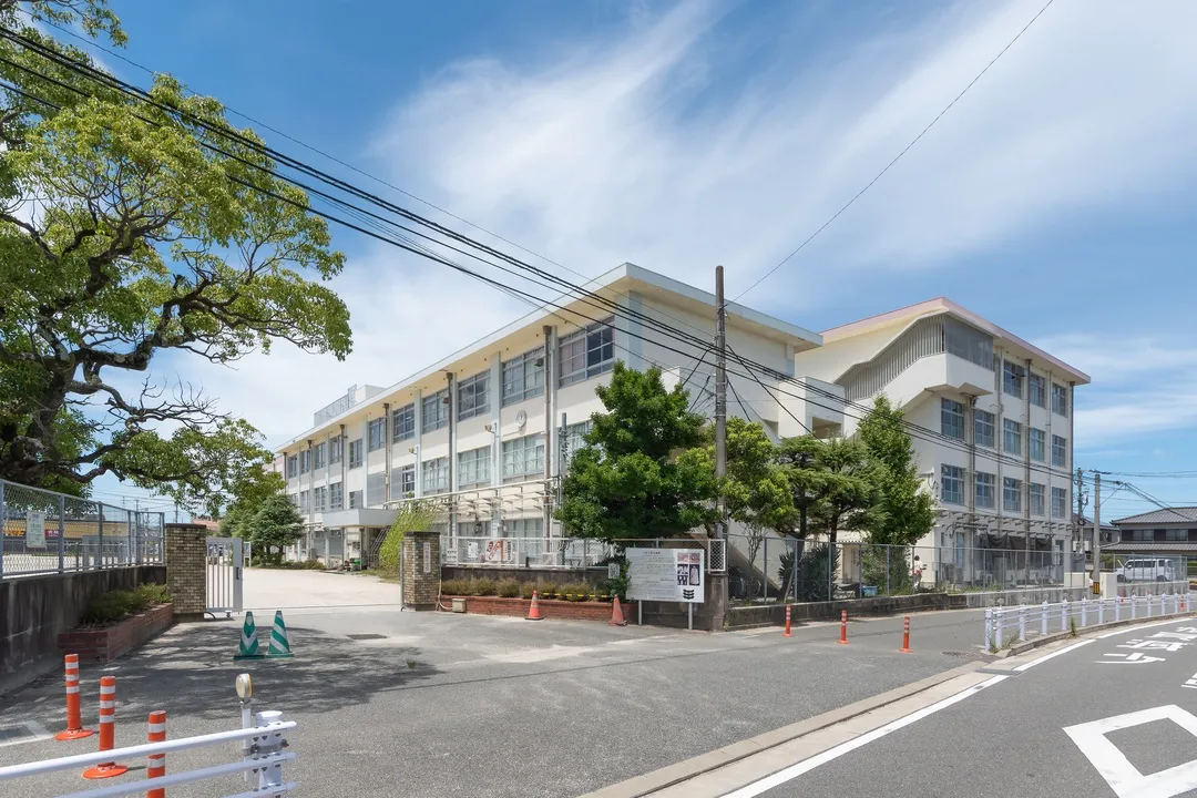 福岡の土地・分譲地ならラプロスの「プロスペリテ」保育園・幼稚園・小学校・中学校のイメージ