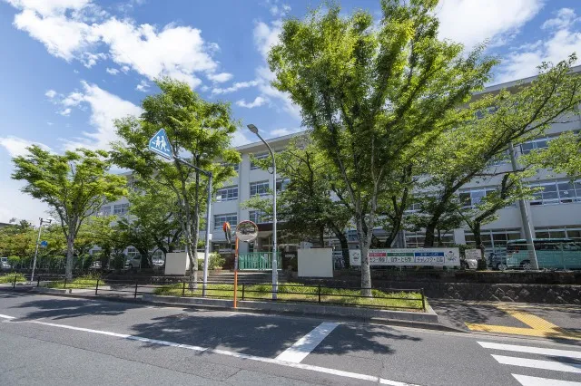 福岡の土地・分譲地ならラプロスの「プロスペリテ」保育園・幼稚園・小学校・中学校のイメージ